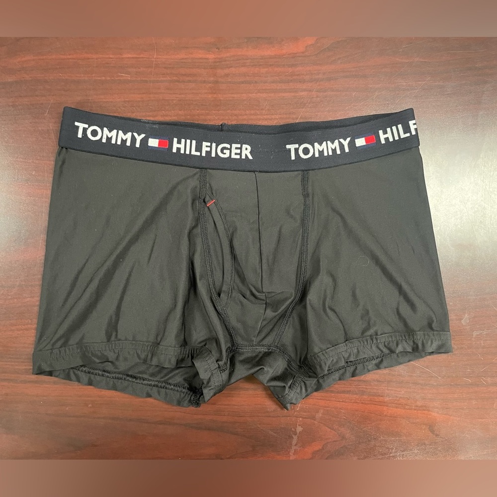 Men's Tommy Hilfiger underwear, boxer briefs, size M.